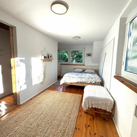 بيت للعطل Nad Jeziorem Trzechowskim W Lesie Letniskowy Na Wsi Iwiczno