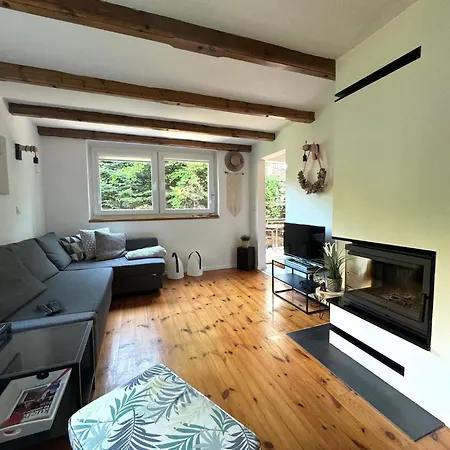 Nad Jeziorem Trzechowskim W Lesie Letniskowy Na Wsi بيت للعطل Iwiczno